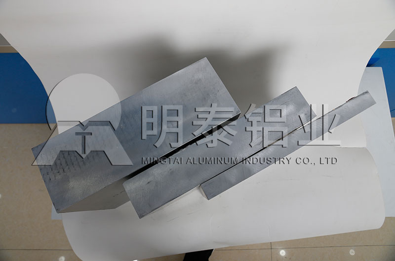 交通標志牌鋁板規(guī)格有哪些報價多少 交通標志牌鋁板規(guī)格有哪些報價多少