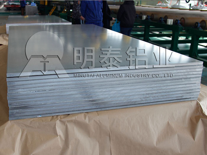 機(jī)箱機(jī)柜用5052鋁板多少錢一噸，明泰優(yōu)惠報(bào)價(jià)分析